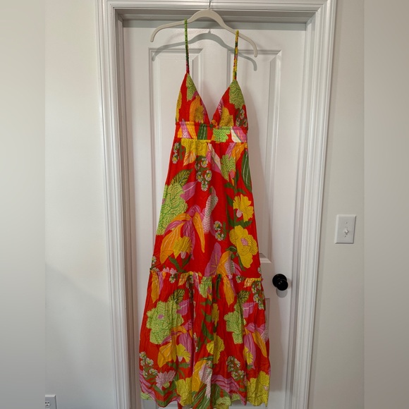 Brand New W/O Tag
FARM Rio Floral Maxi Dress 
Size- XL
Color-Yellow/Orange/Green - Picture 3 of 9